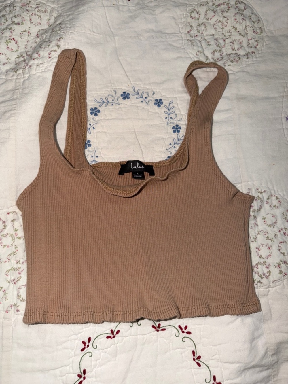 Lulus beige crop tank top size Large quilted